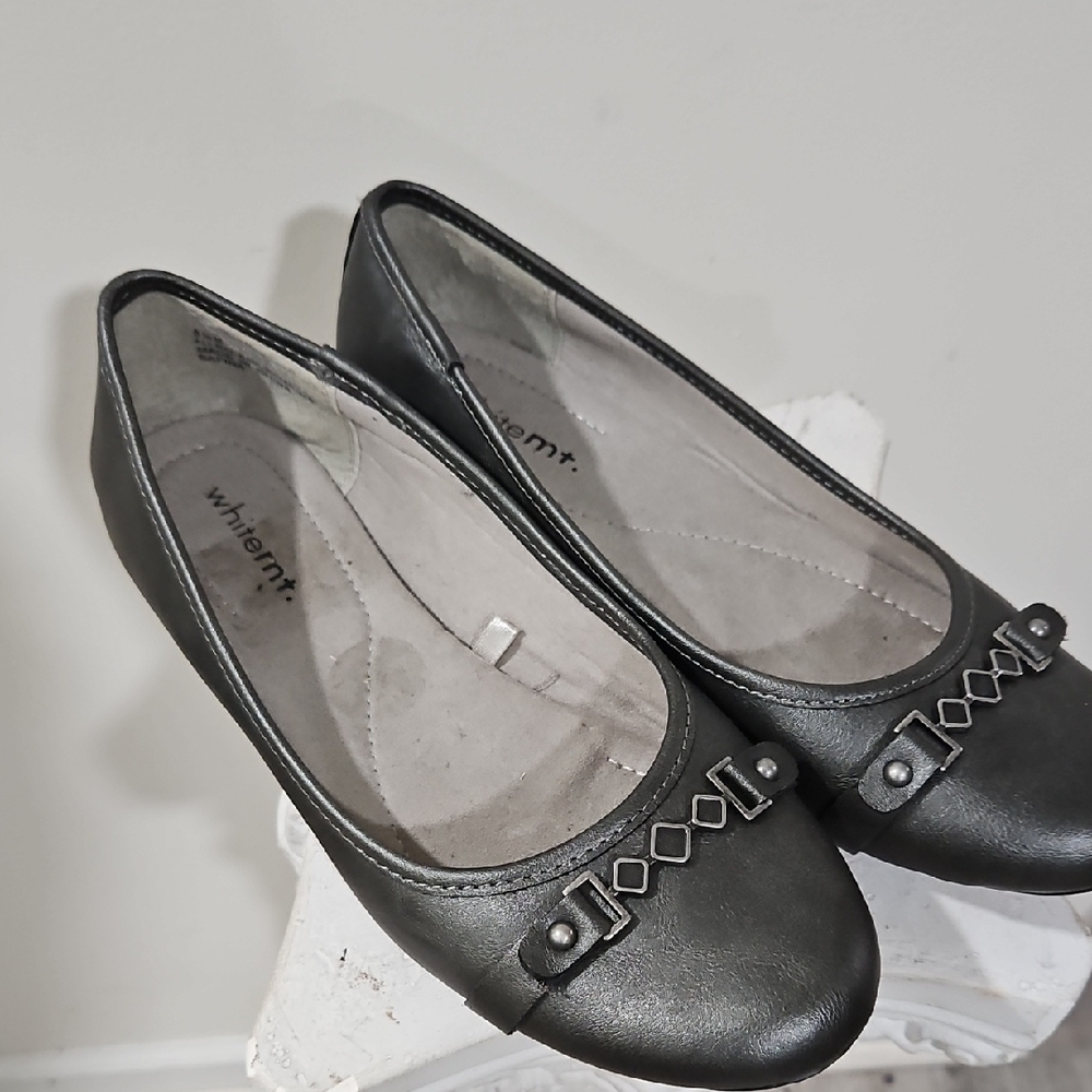 White Mt. Women's Black Flats with Stylish Accents